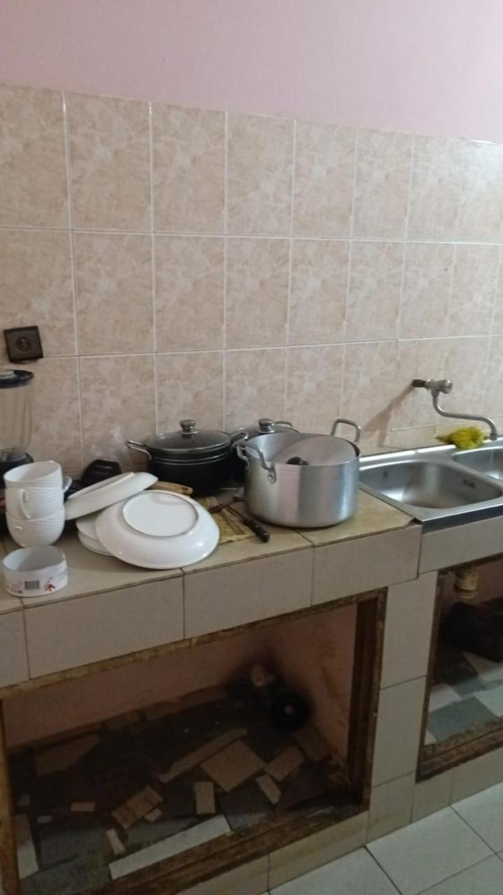 Abz Guest House Abomey Экстерьер фото